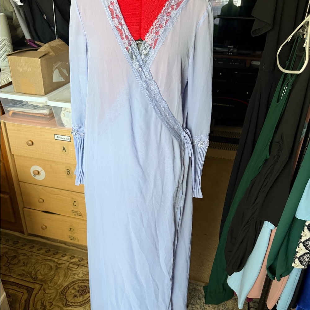 Madison Intimates Lavender Lace Trim Robe. Small